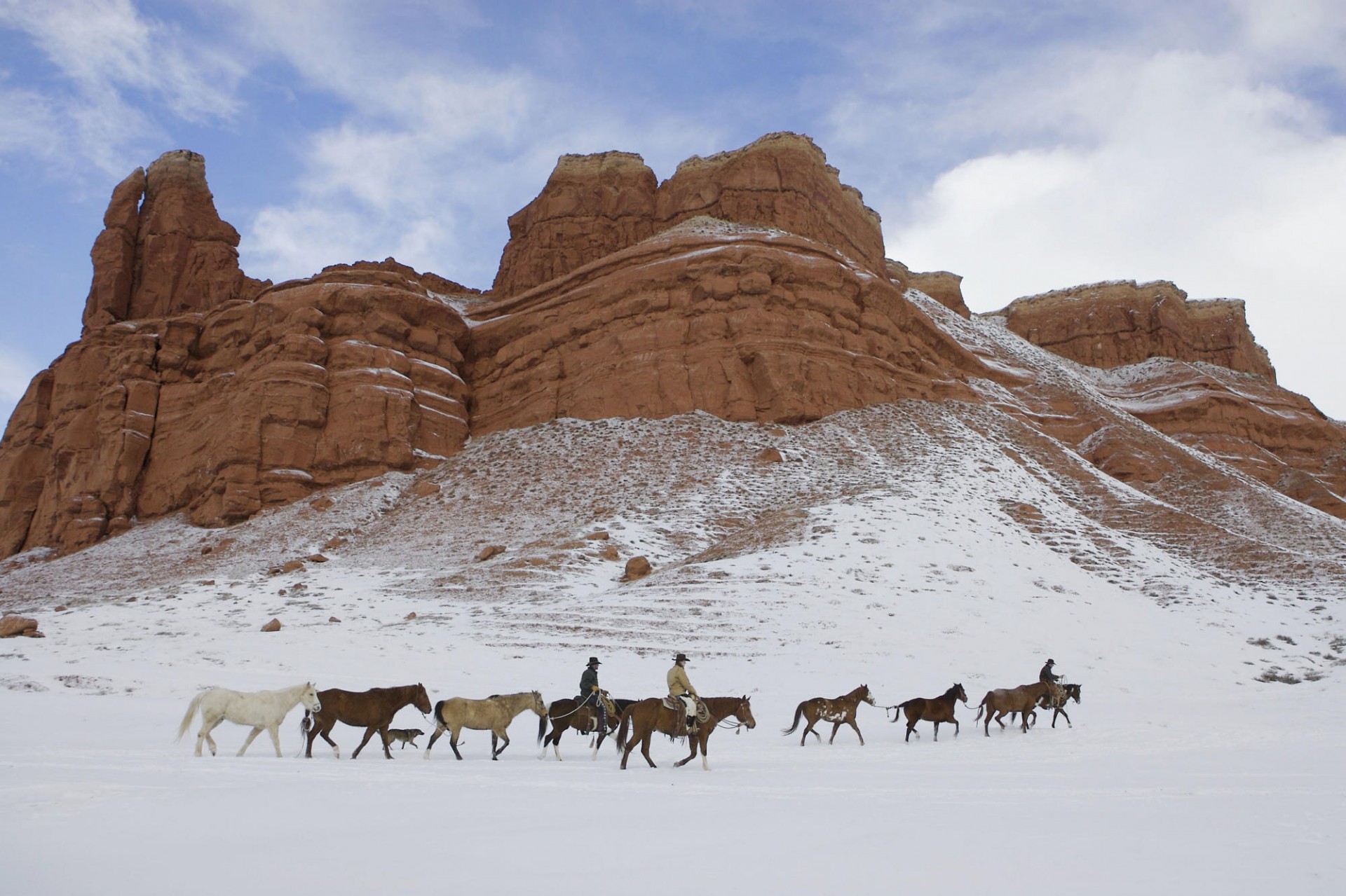 vaqueros nieve rocas