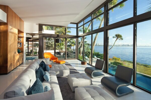 Veranda in vetro con splendida vista sul mare