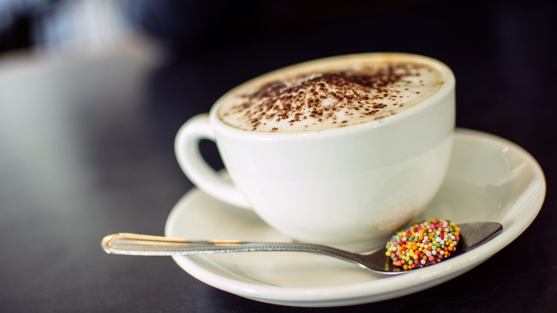 caramella piattino caffè schiuma letto cioccolato latte cucchiaio tazza