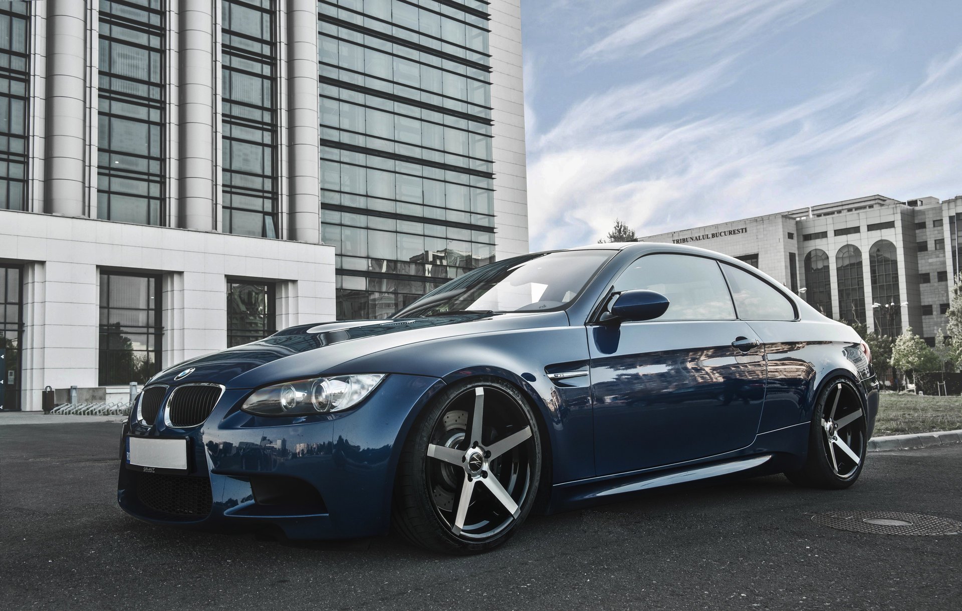 bmw e92 м3 глубокая вогнутая бмв тюнинг синяя диски