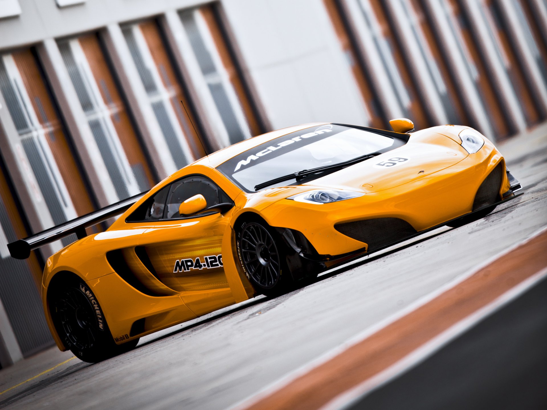 auto macchina mclaren arancione mclaren mp4-12c gt3 da corsa