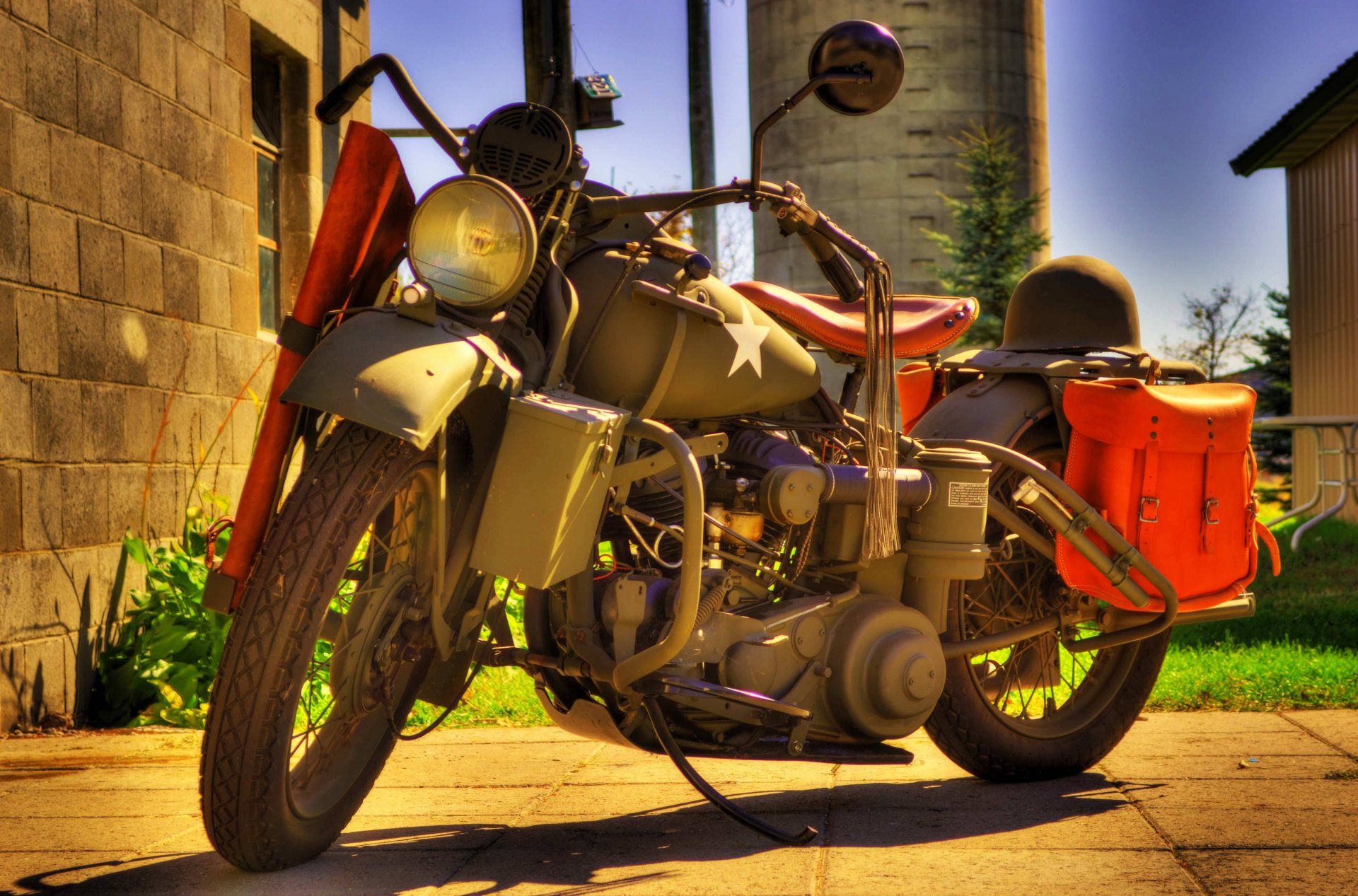 harley-davidson wla model 1942 . military bike times second world war helmet hdr