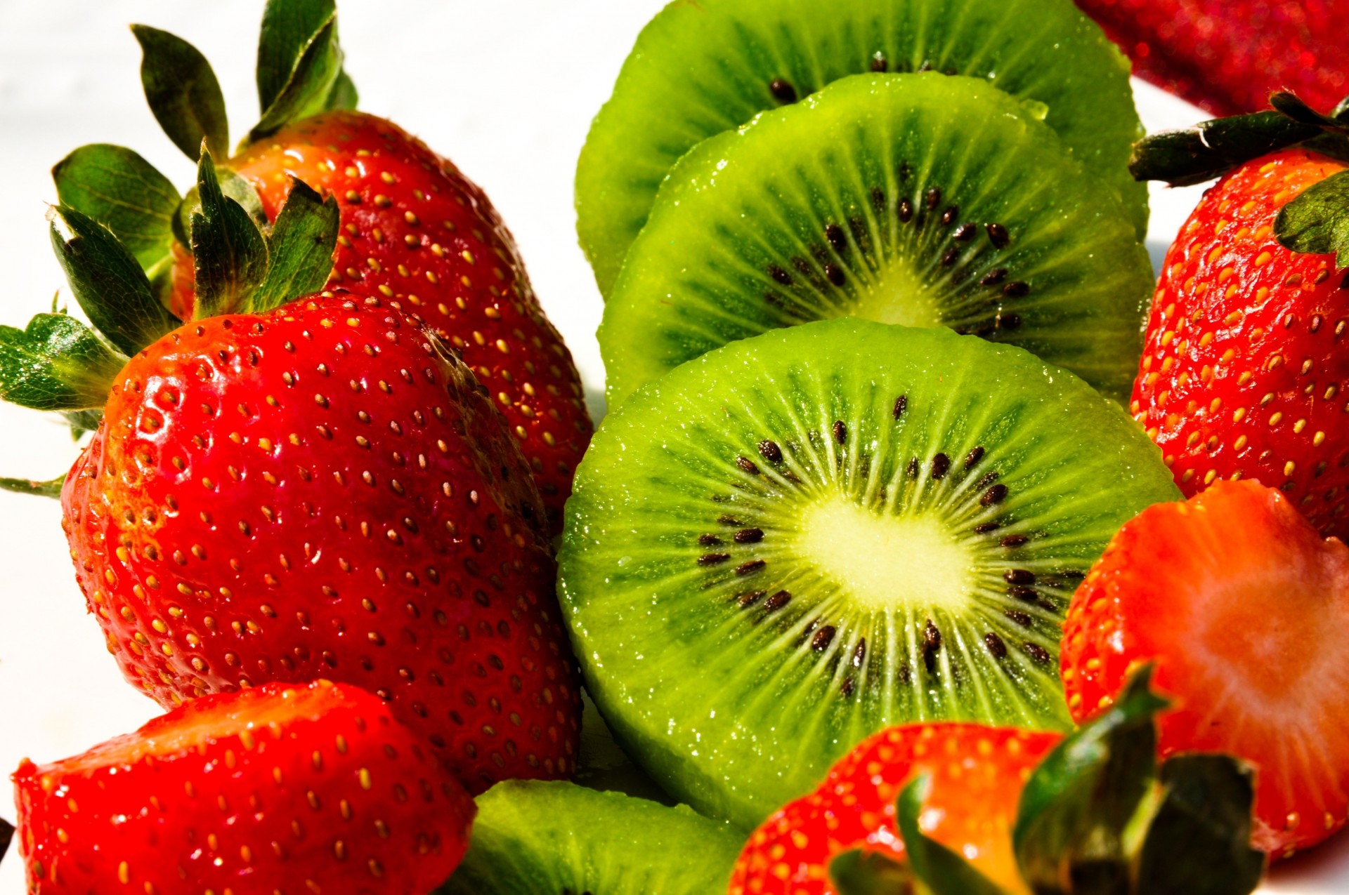 kiwi fruits strawberry