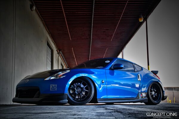 Nissan 370z in deep blue