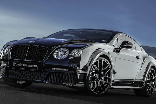 Papel pintado con espejo negro bentley