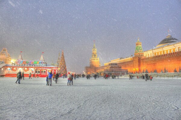 Place rouge en hiver au nouvel an