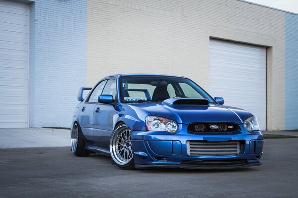 Auto Subaru Impreza blu