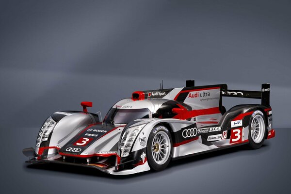 Победитель гонки Le Mans Audi TDI