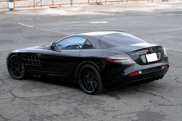 Black Mercedes benz, slr Mclaren