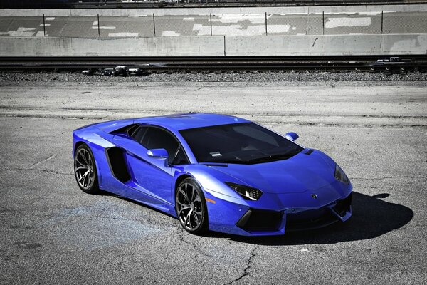 Lamborghini carreras de velocidad en carreteras pavimentadas