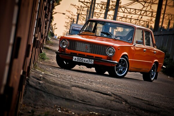 VAZ 2101 grosz czerwony