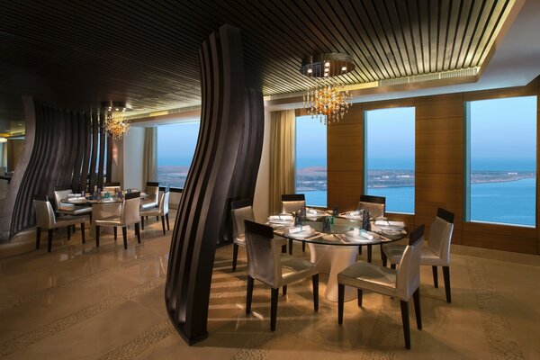 Ristorante di design con splendida vista sul mare