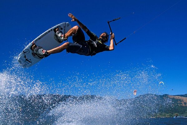 Kiteboarding Mauricio Abreu z Oregonu