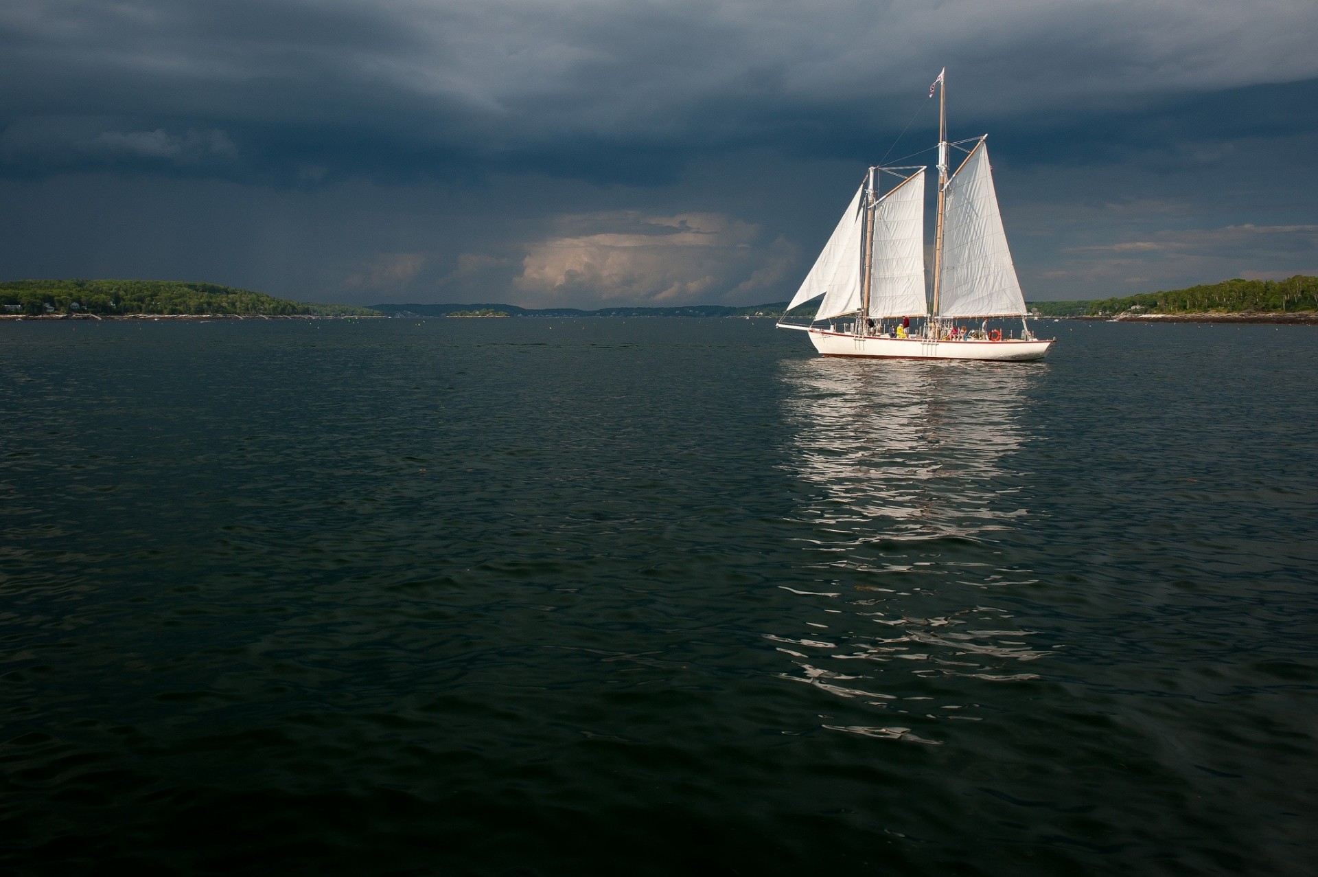 lake yacht water