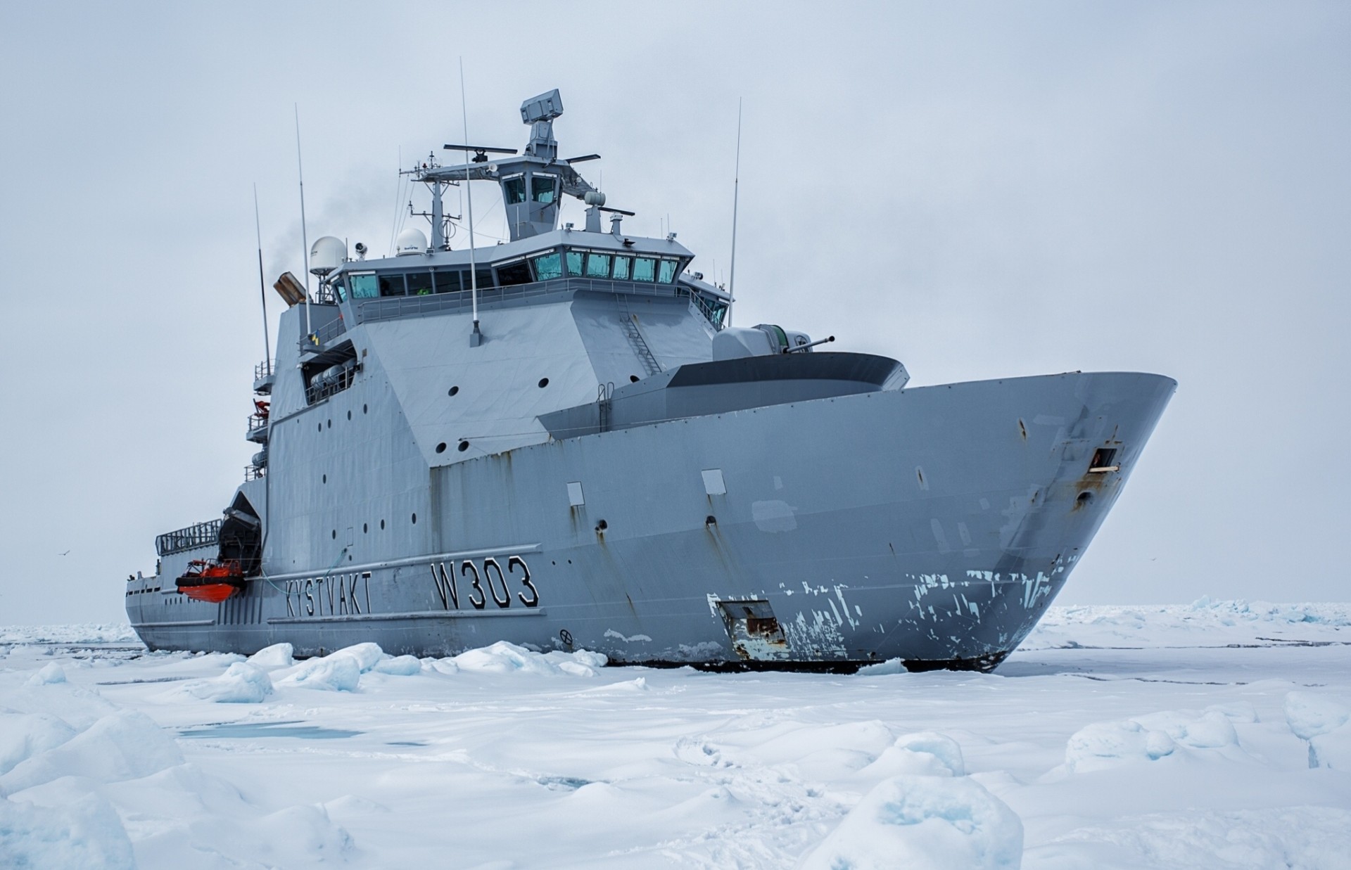 nave pattuglia rompighiaccio norvegia ghiaccio