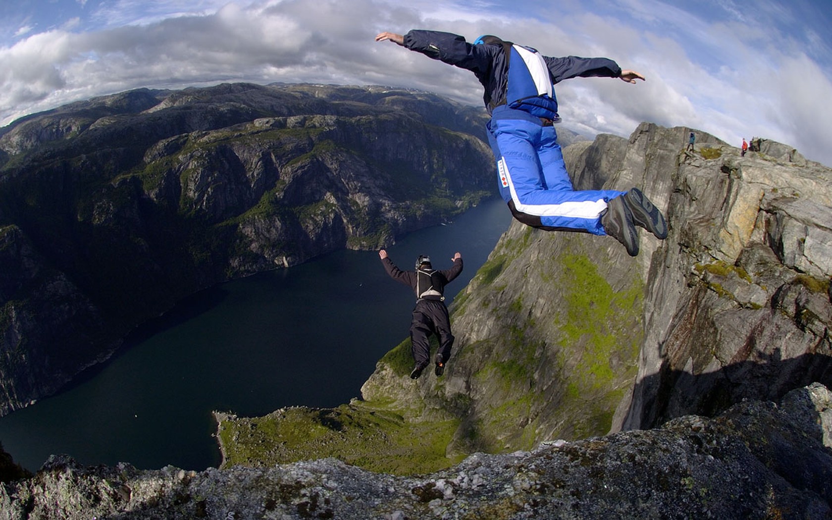 base jumping height mountain