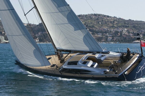 Yacht under sail in the Gulf of the Sea