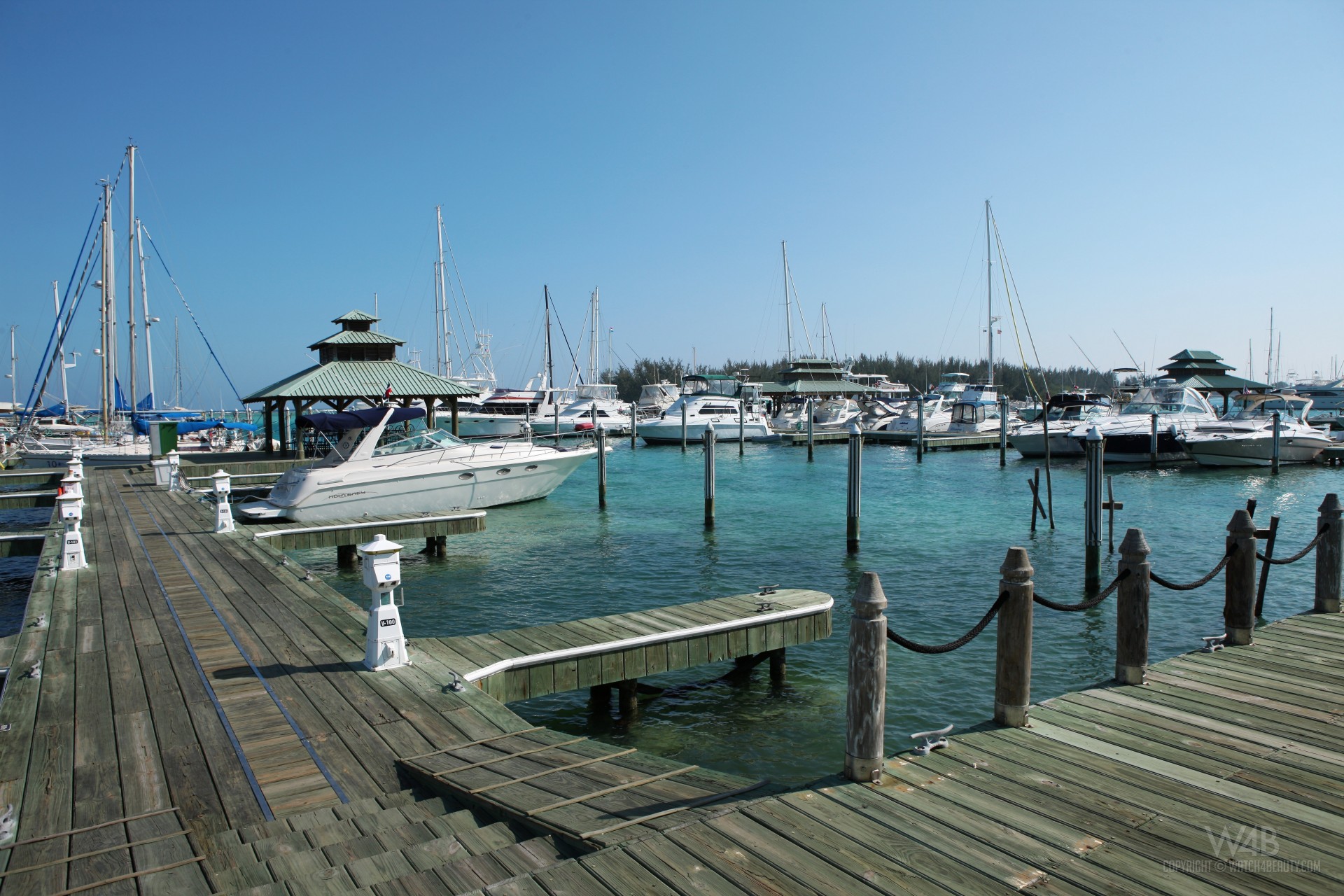 mer quai bateaux yachts pont