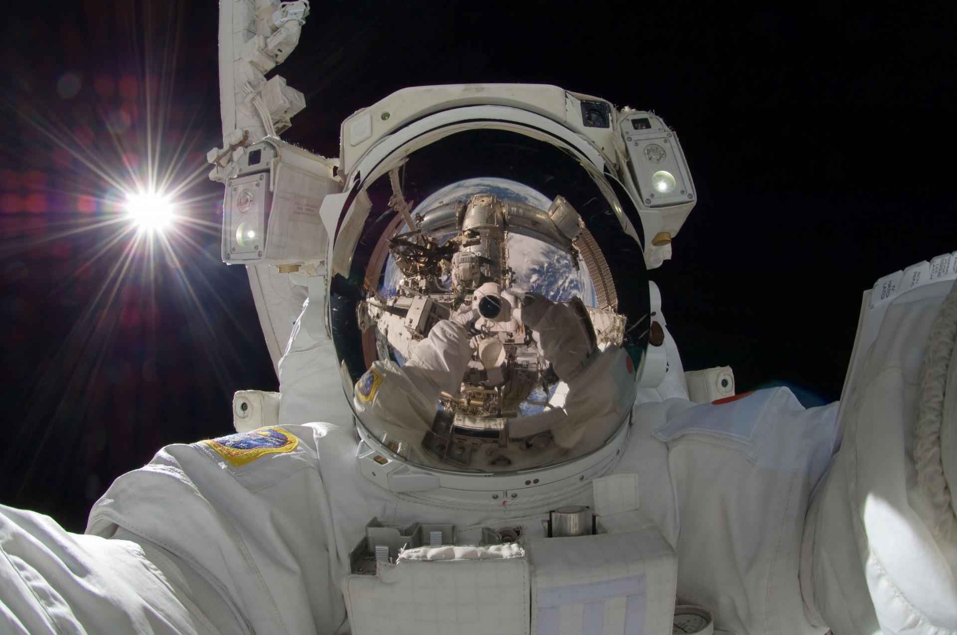 elf-portrait reflection sun rays land space astronaut