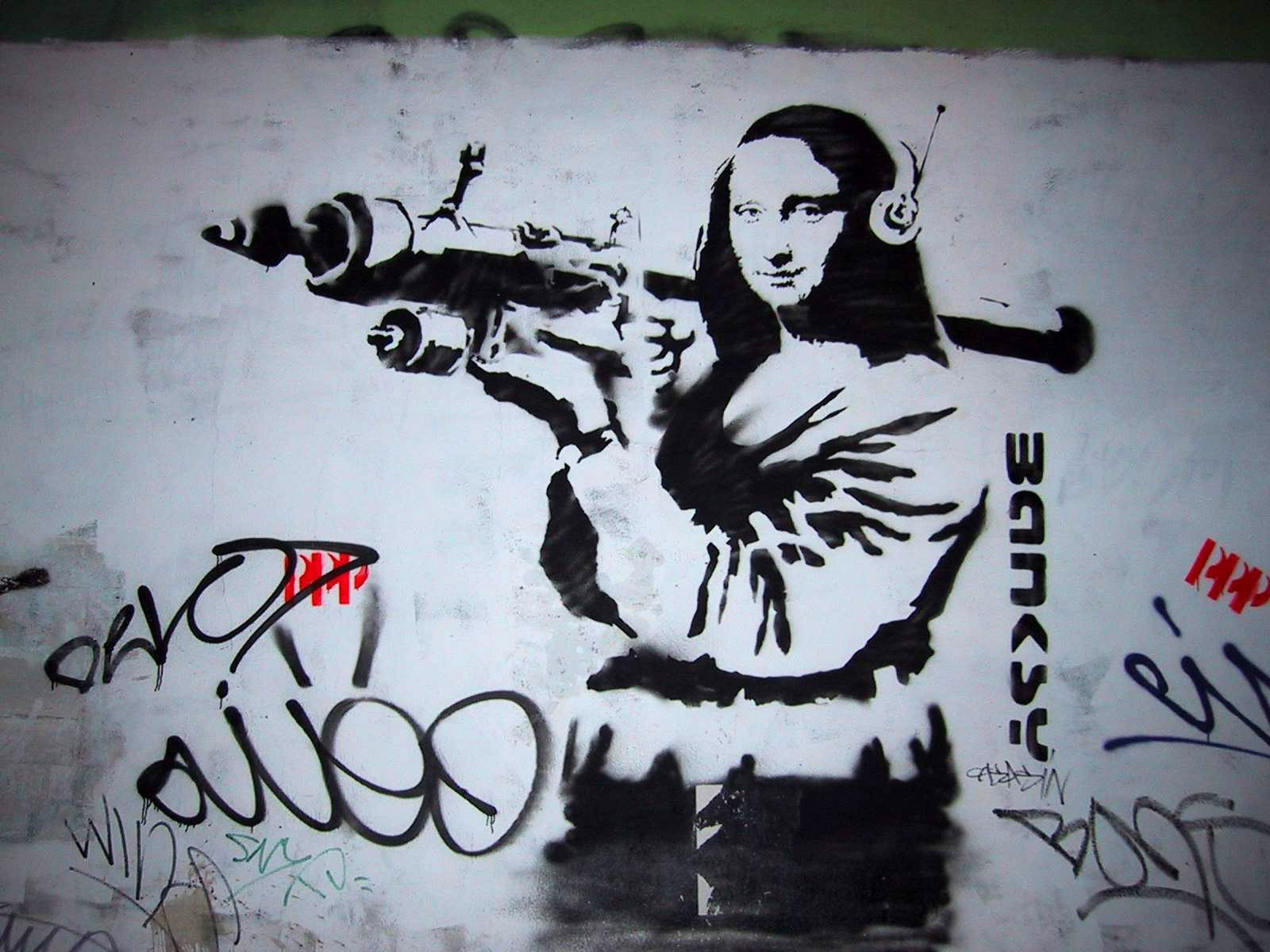 mona lisa grenade graffiti