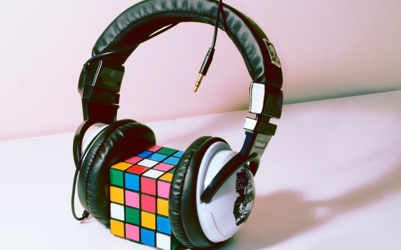 cuffie cubo di rubik stile