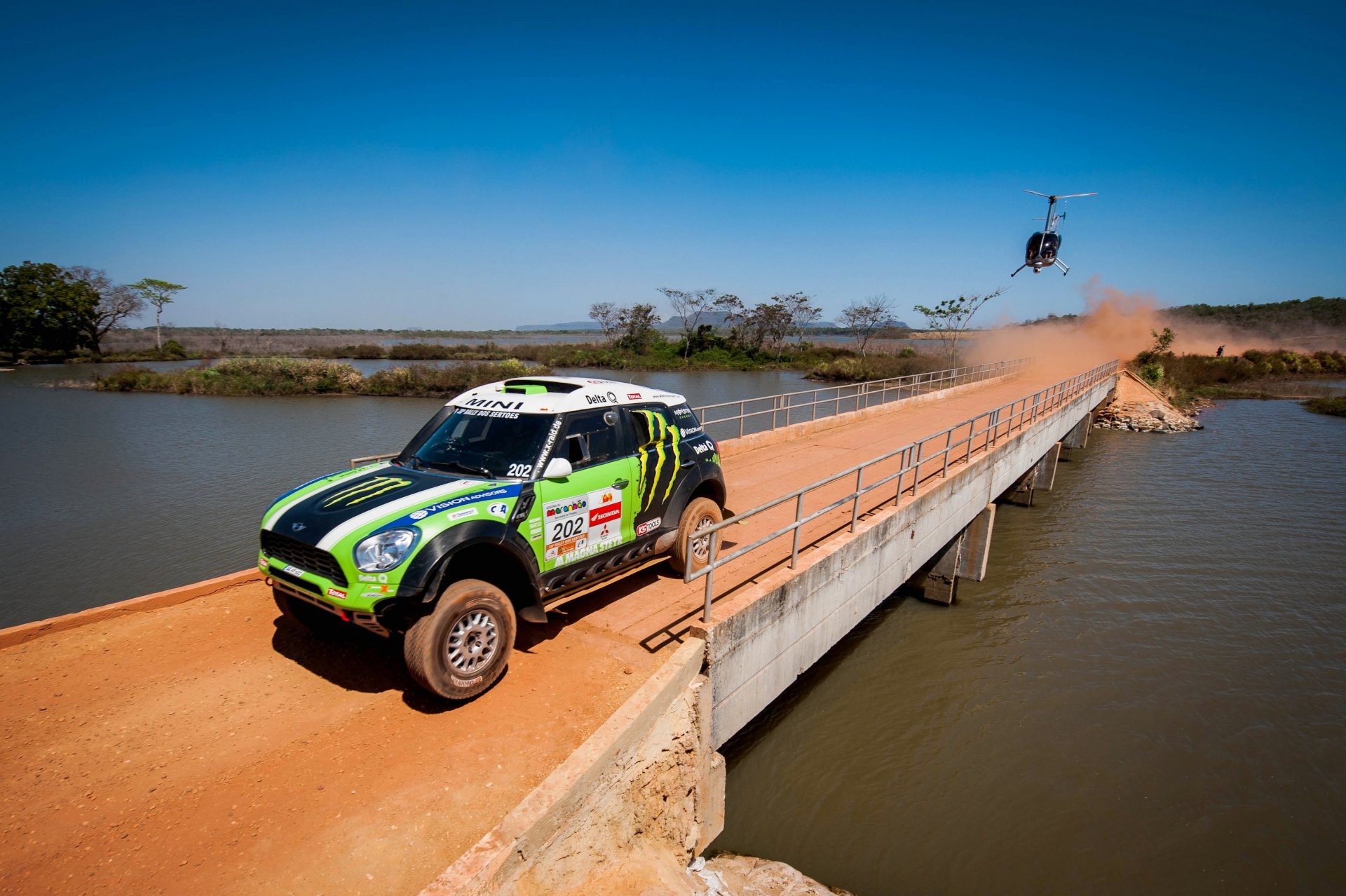 mini cooper mini mini cooper dakar rallye x-raid grün brücke hubschrauber rennen