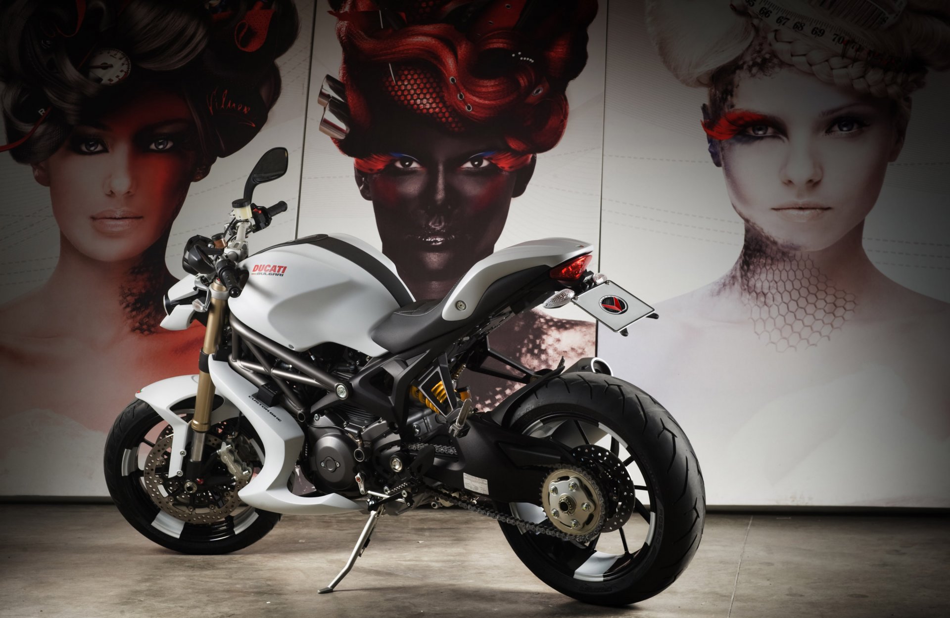 ducati monster 1100 evo fahrrad motorrad gesichter