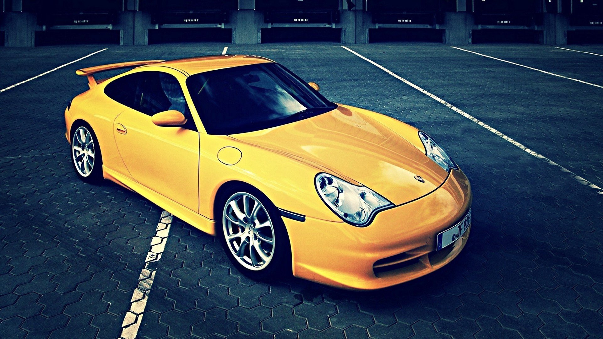 porsche 911 giallo