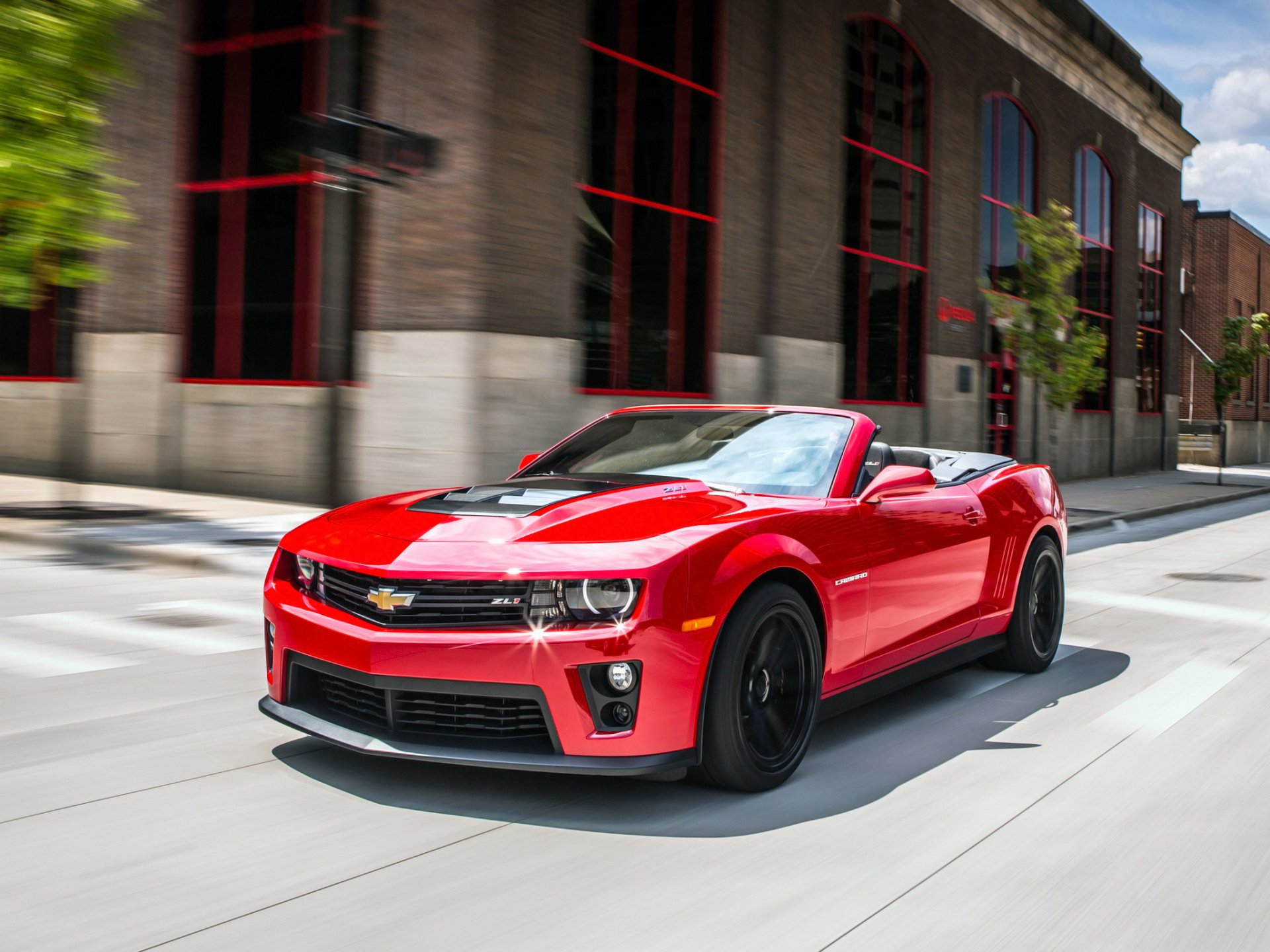 chevrolet camaro zl1 кабриолет автомобиль машина шевроле камаро красный движение дорога здание красные