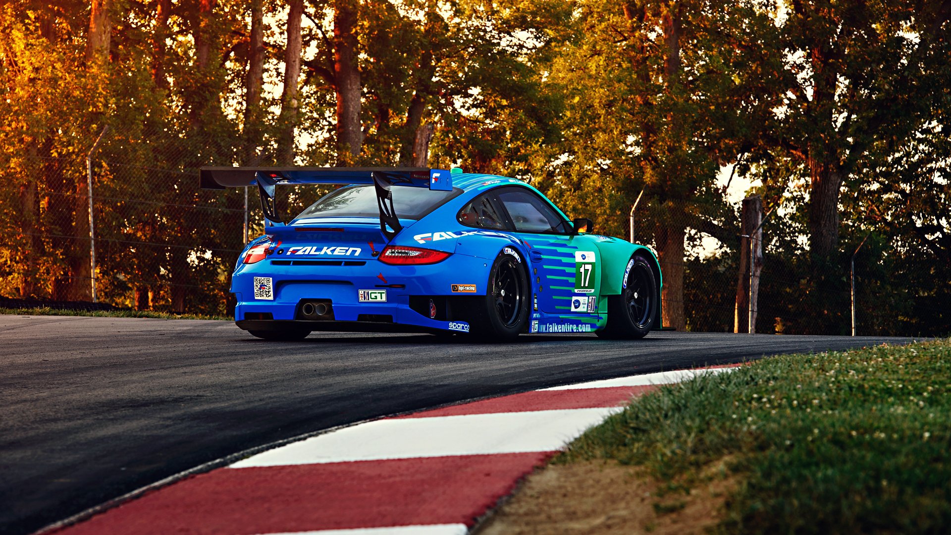 porsche 911 gt3 rsr samochód sportowy falken konkurs widebody tor spoiler drzewa