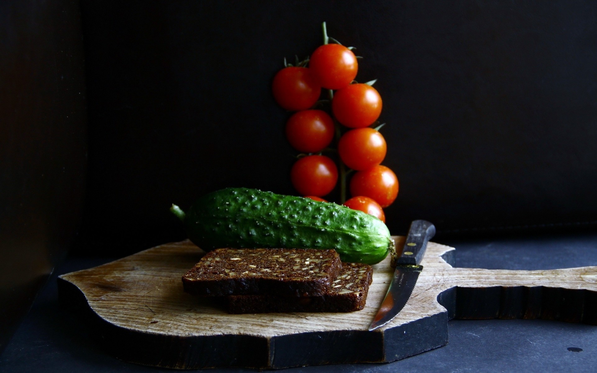 cetrioli coltello pane