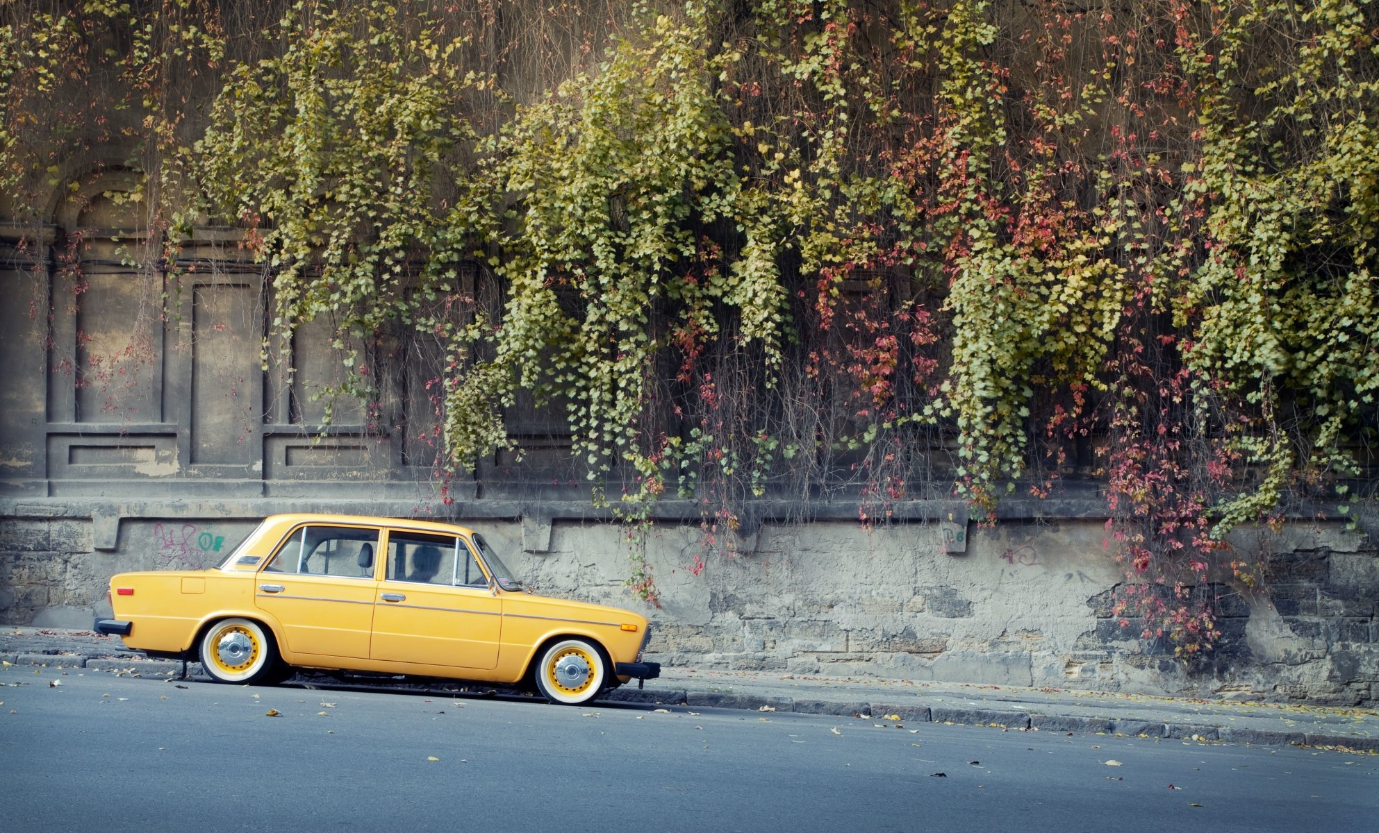 lada vasen resto low classic shoja gelb straße tapete hintergrund