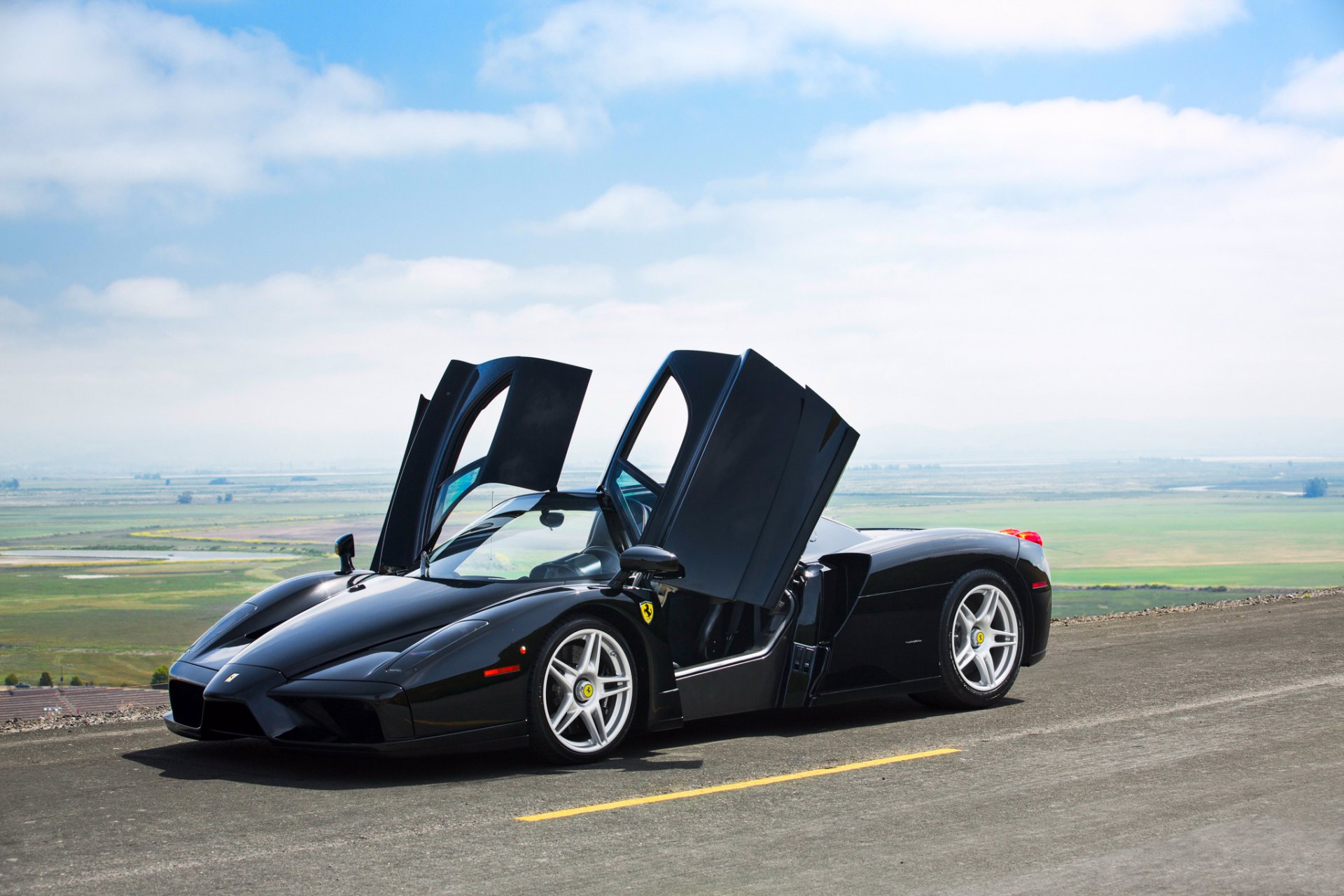 ferrari enzo porte strada cielo nuvole primavera david bush