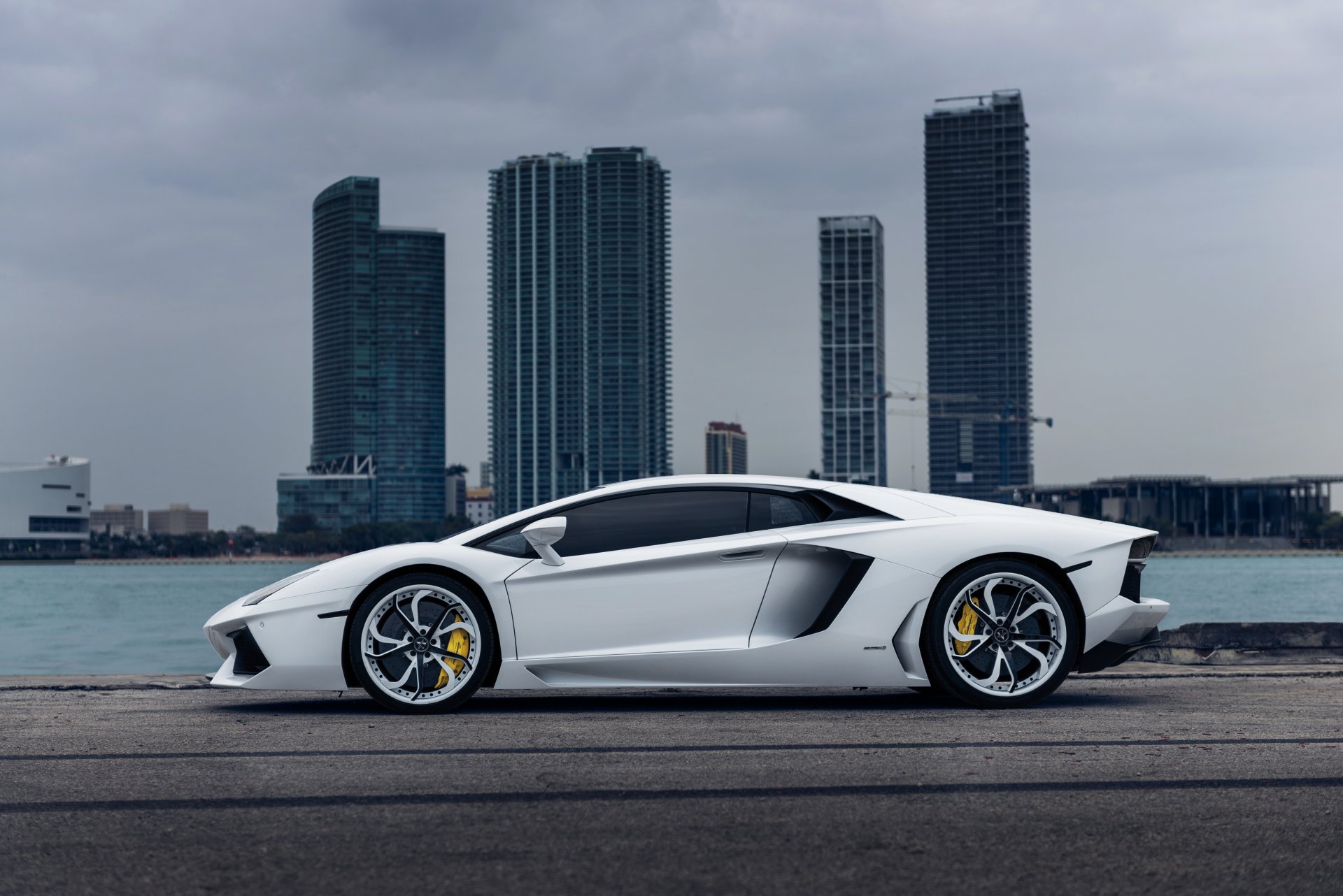 vellano mc personalizado lamborghini aventador blanco