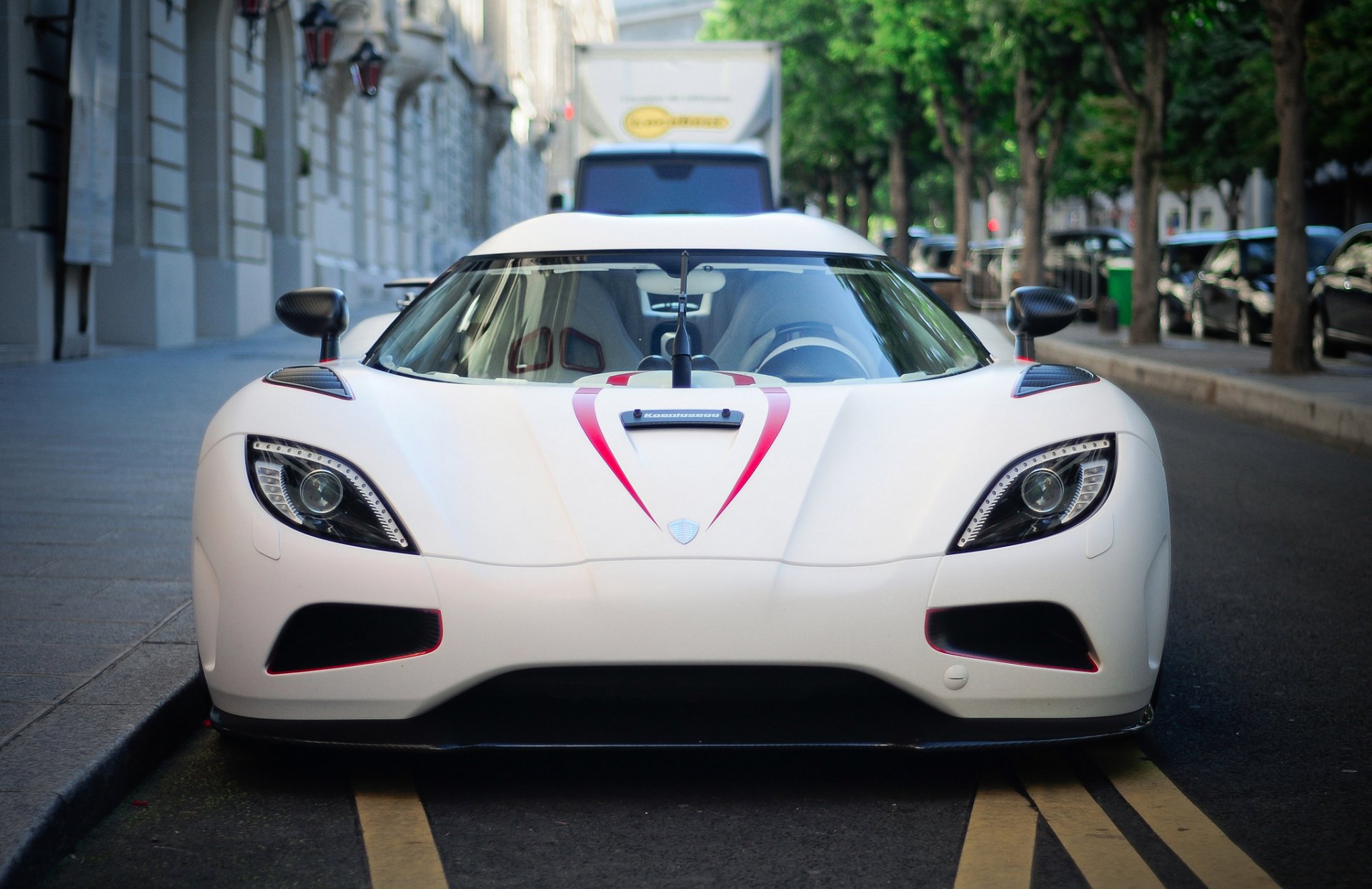 koenigsegg agera r white front supercar tree street cars van agera r front trees cars van