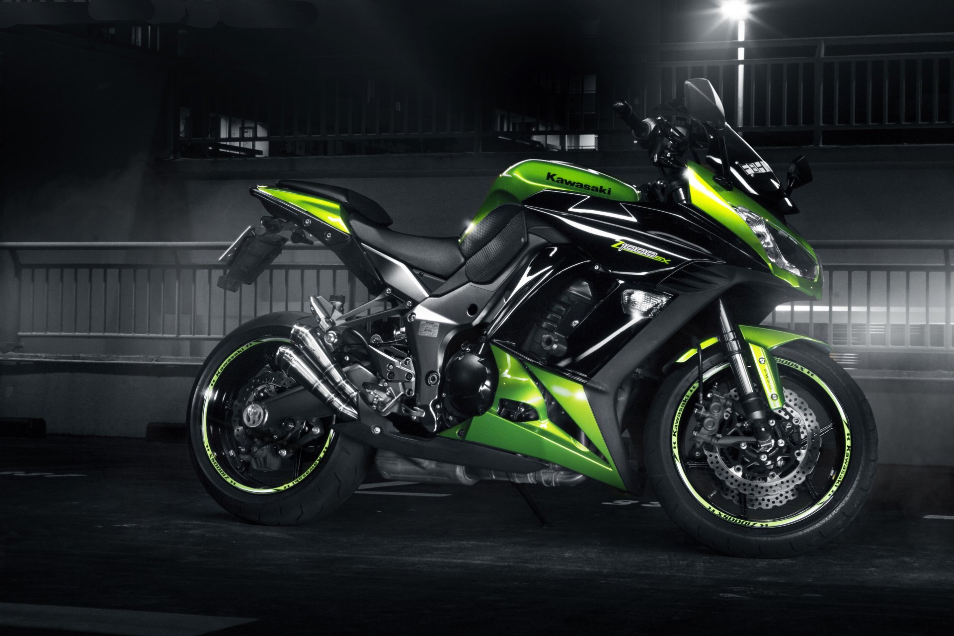 kawasaki z 1000 sx zielony profil motocykl sportowy