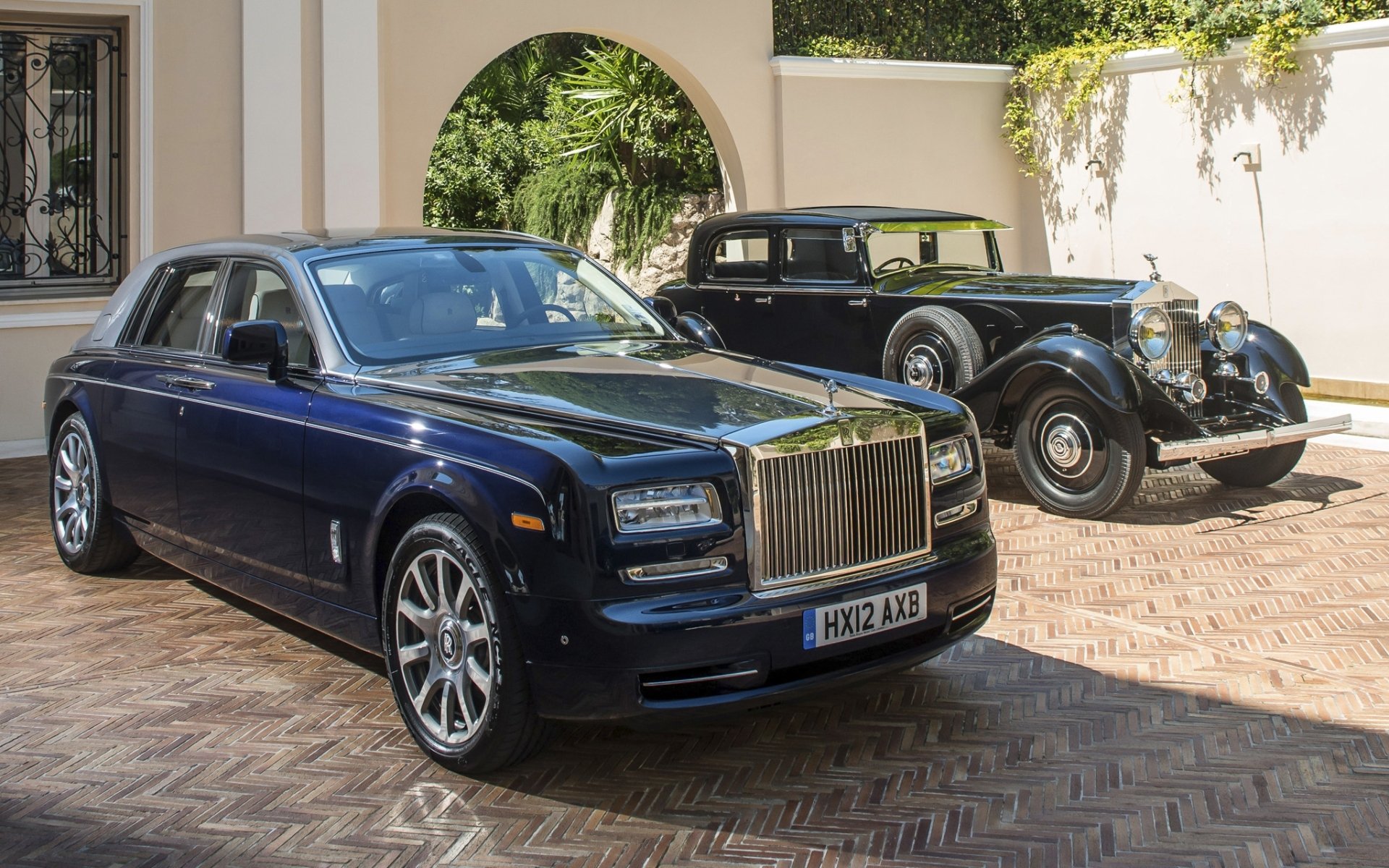 rolls-royce phantom rolls-royce phantom berlina anteriore limousine vecchio e nuovo sfondo