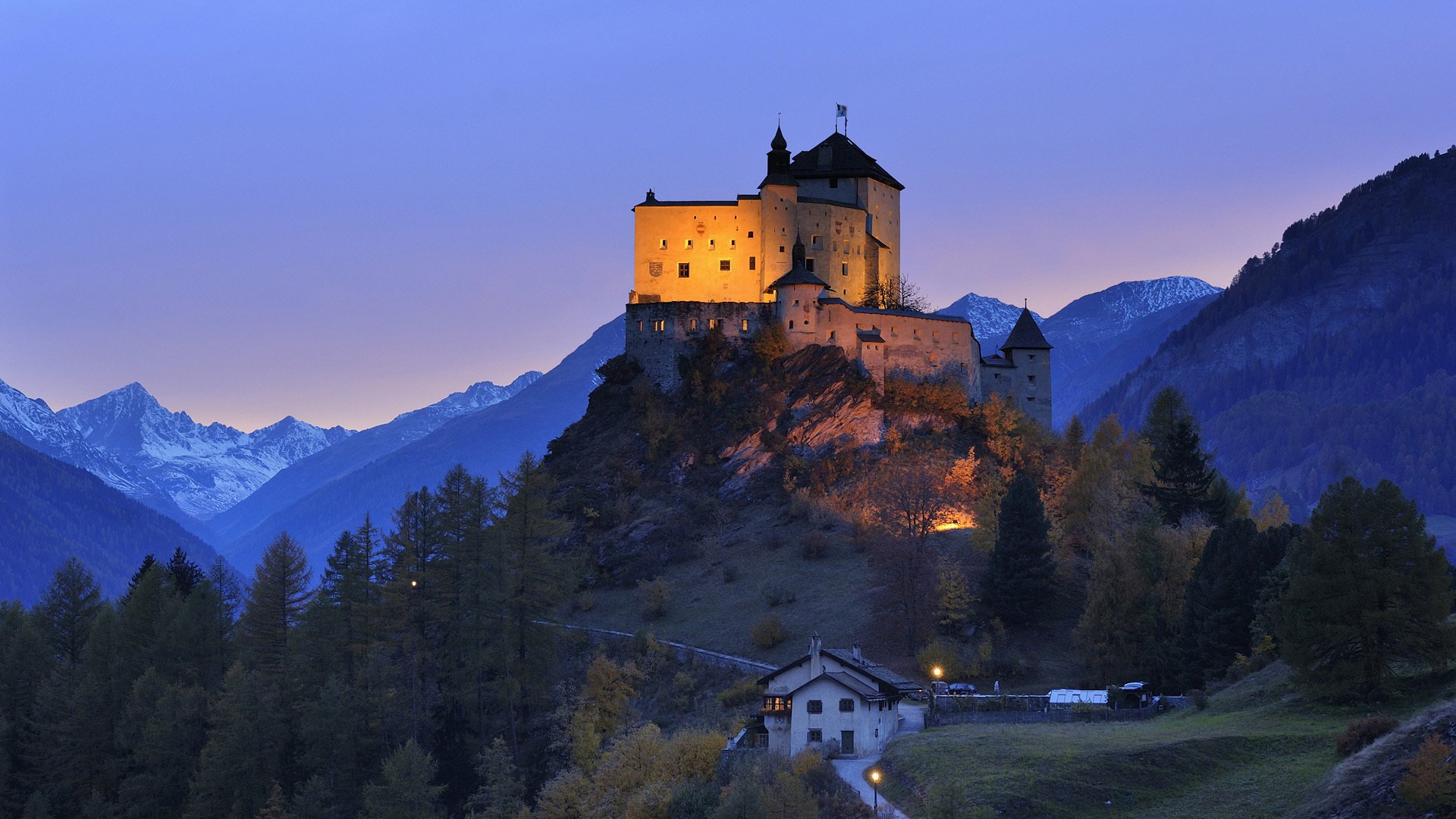 witzerland tarasp castle engadin schloss abend hügel