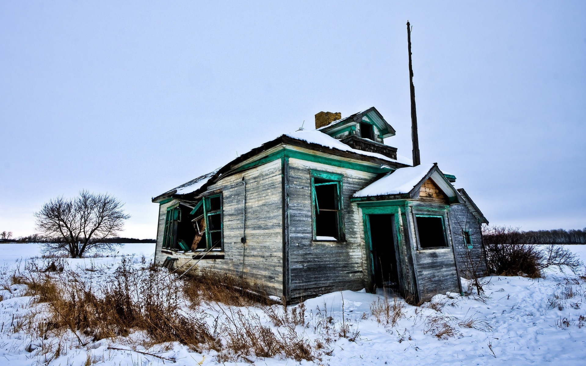 maison neige ruine hiver