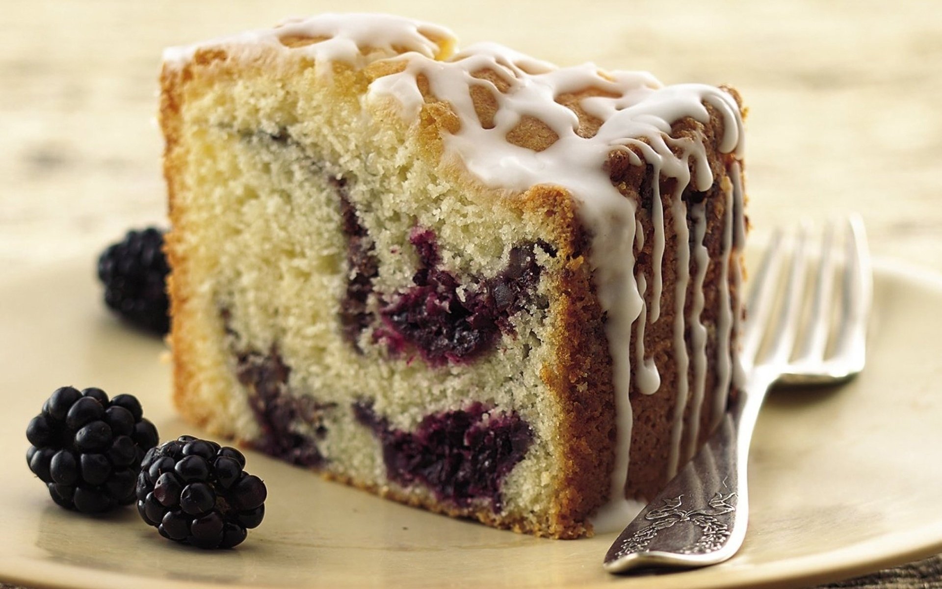 cupcake weiße schokolade brombeeren