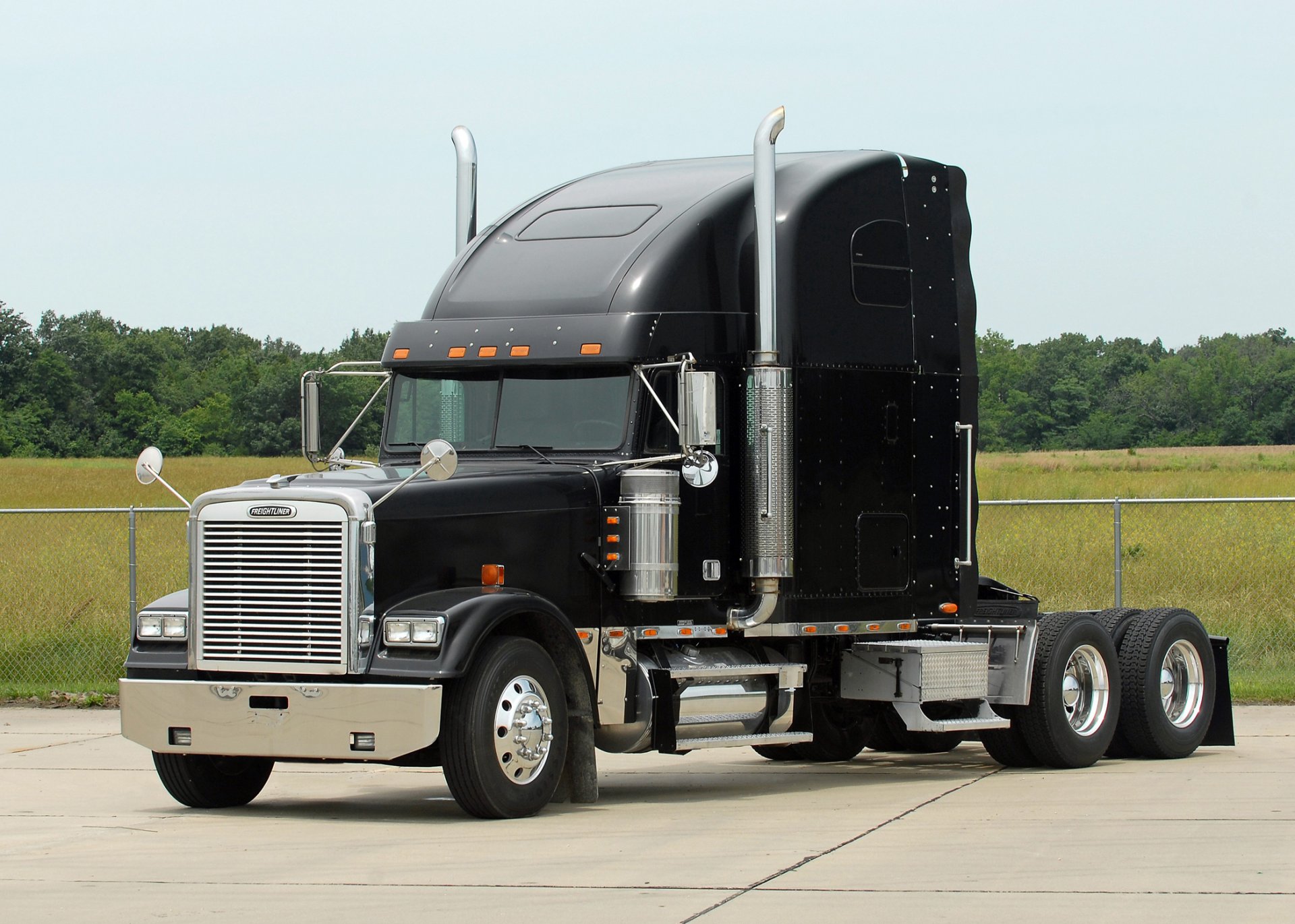 freightliner truck chrome of the tube