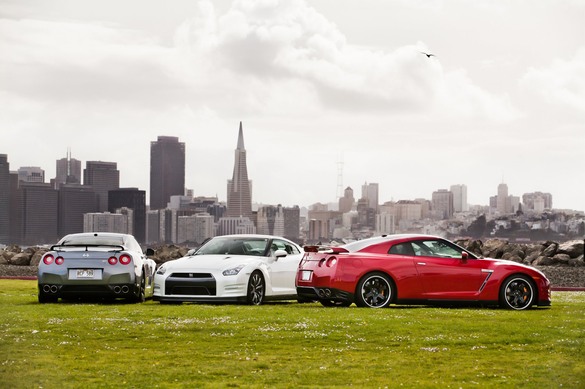 nissan gtr nissan town field