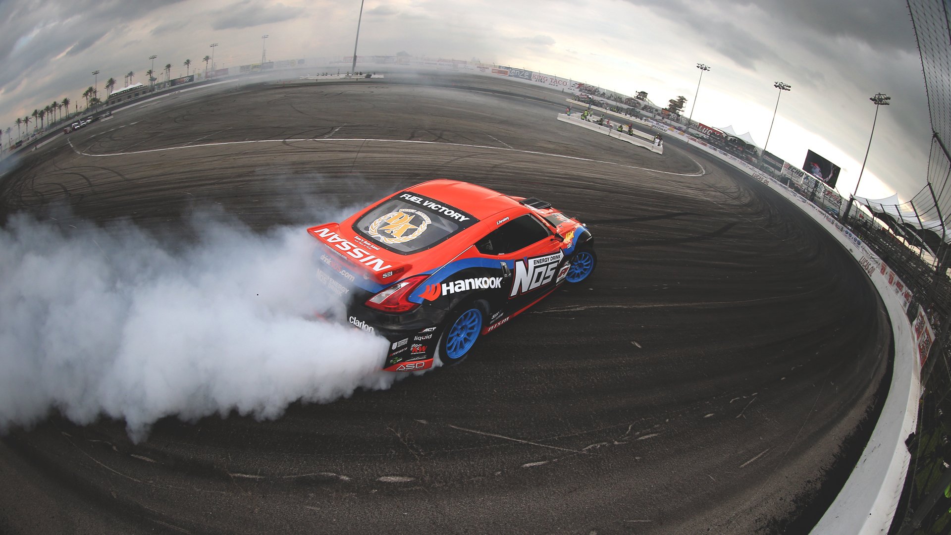 nissan 370z drift smoke nissan drift sliding skidding