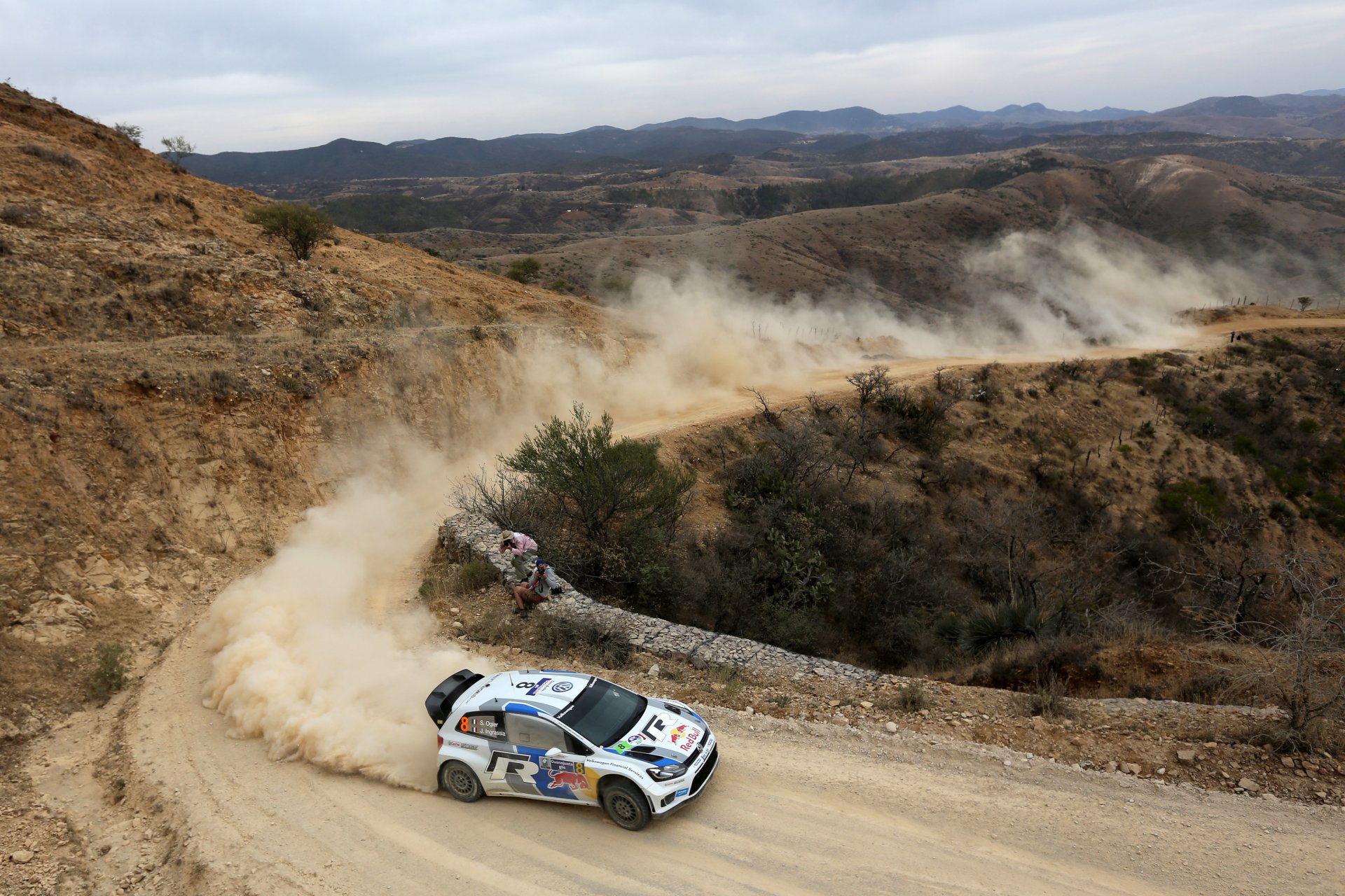 volkswagen polo wrc zlot s. ogier samochód rajd zakręt wyścig