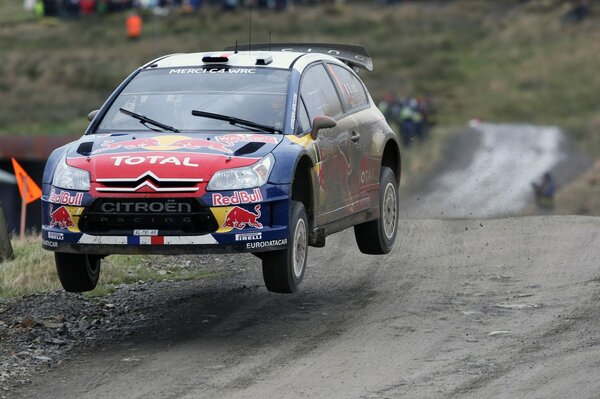 Citroen c4 total on the road at speed in flight