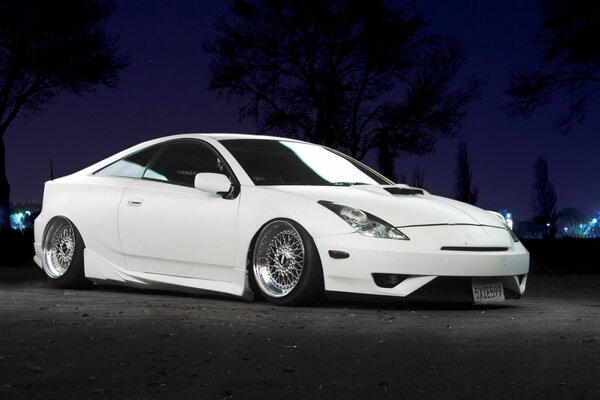 Tuning blanc toyota celica