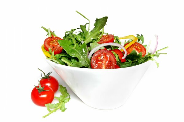 Salad with tomatoes, herbs and onions