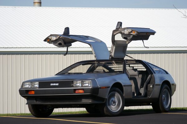 L incroyable delorian du film Retour vers le futur