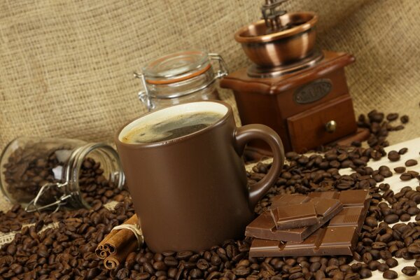 Café moulu au chocolat et à la cannelle