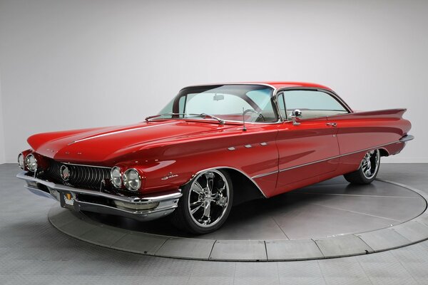 Coche retro color rojo buick lesabre